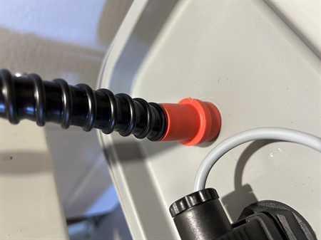 Vesivahti parvekeasennuksiin tasoanturilla 13L